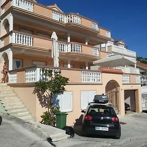 Appartement Mustac, Drage